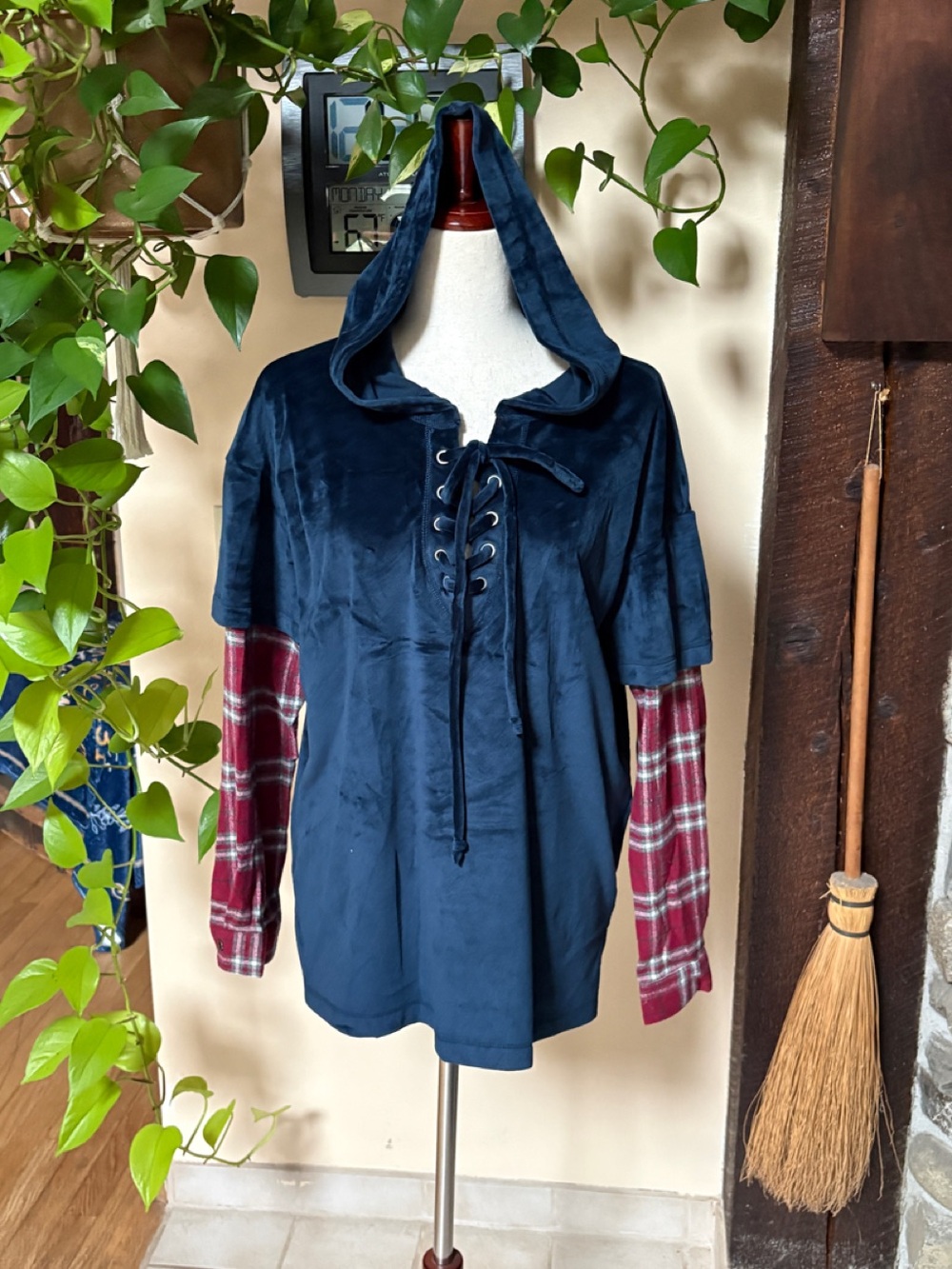 Blue Hooded Lace-Up Pullover with Red Plaid Sleeves